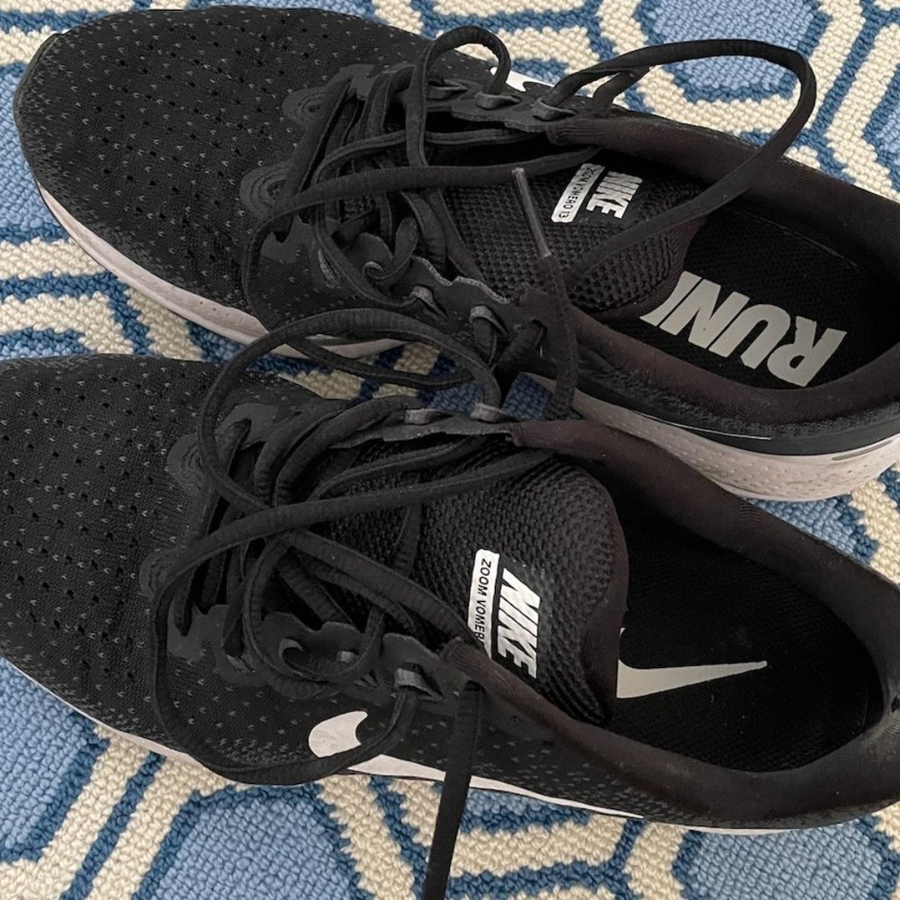 Nike Women's Zoom Vomero 13 Size 9 Black Sneakers